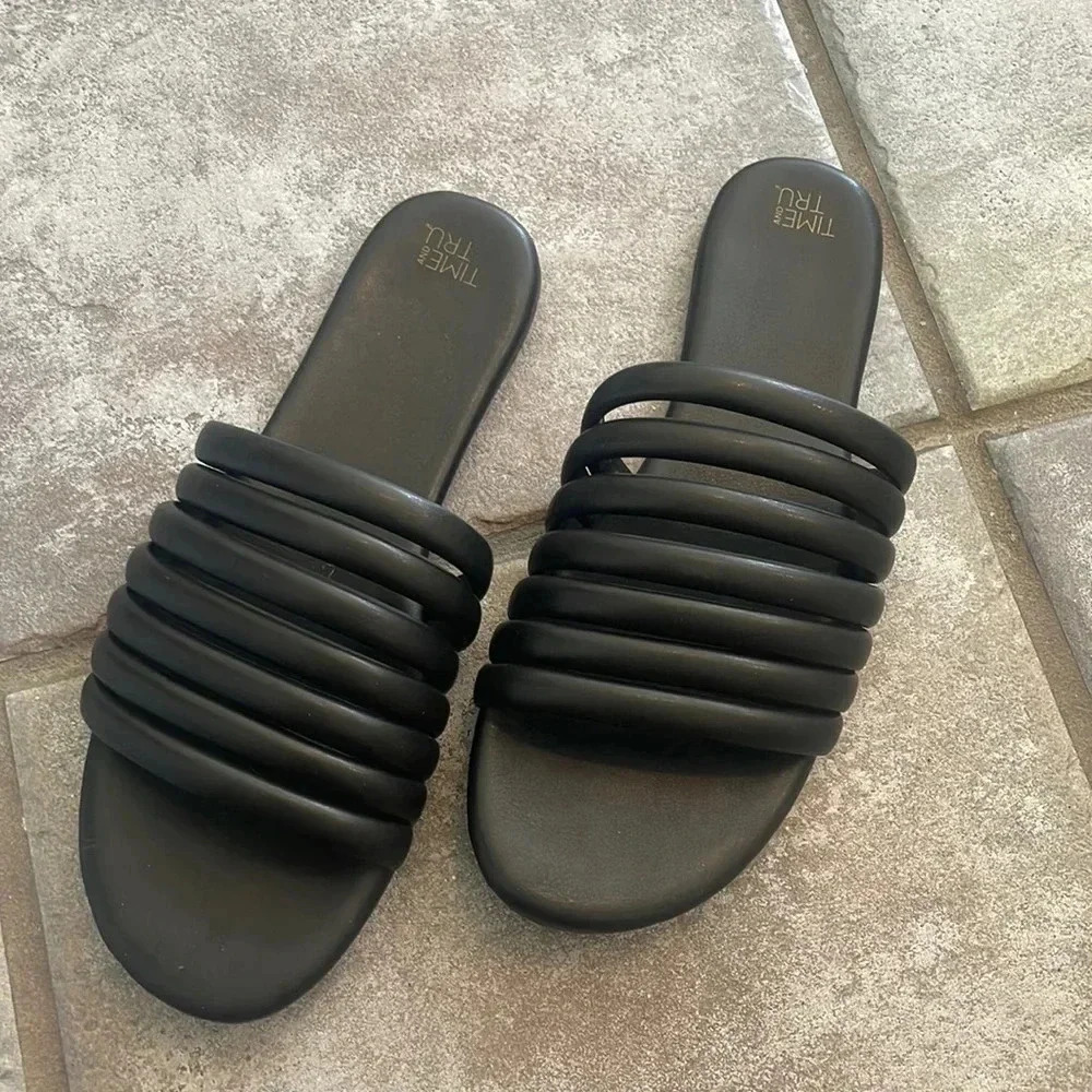 Black Sandals 8‎